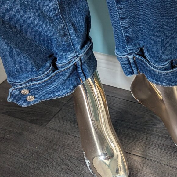 Joelle Jeans - Picture 2 of 11